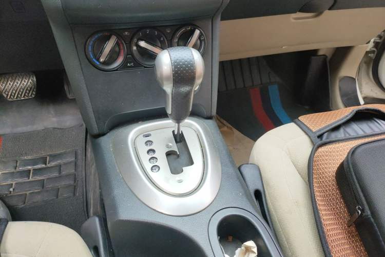 Used Nissan Qashqai 2012 2.0 XL Fire CVT 2WD Gear Lever