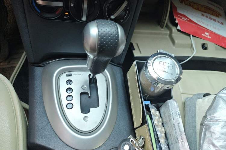 Used Nissan Qashqai 2012 2.0 XL Fire CVT 2WD Gear Lever