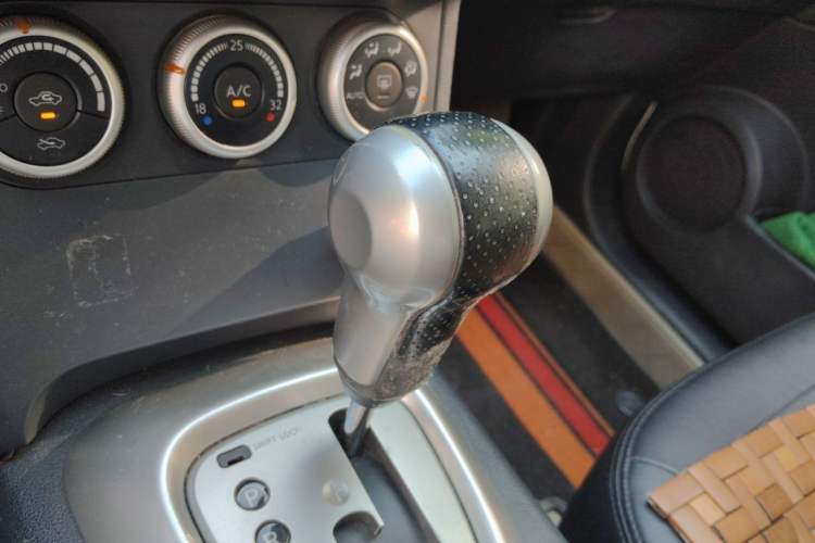 Used Nissan Qashqai 2012 2.0 XV LE CVT 2WD Gear Lever