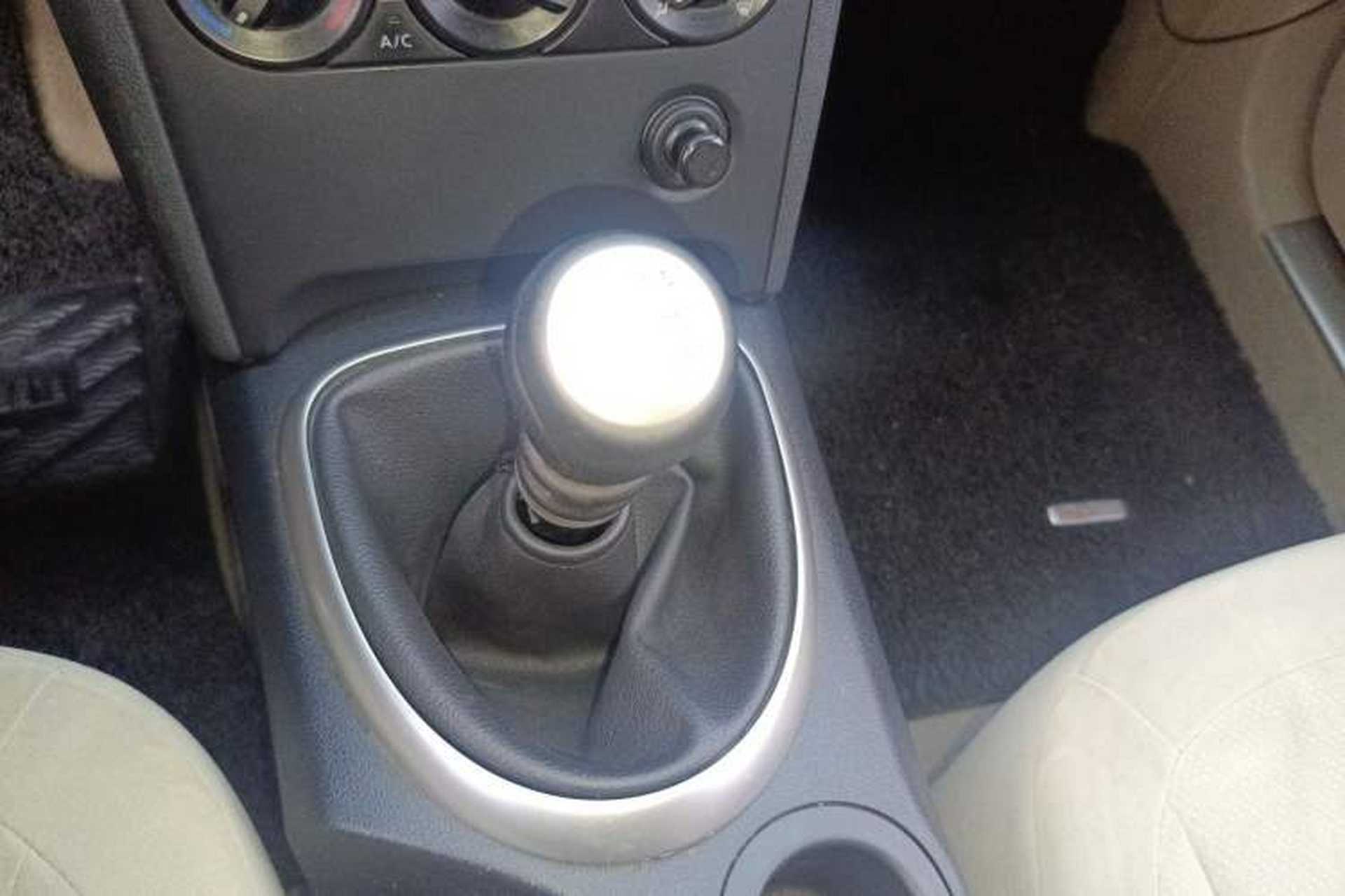 Used Nissan Qashqai 2012 2.0 XL Fire 6MT 2WD Gear Lever