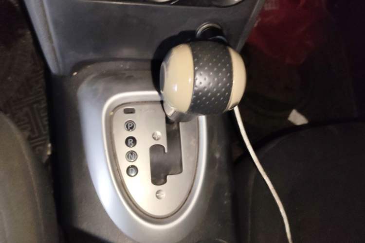 Used Nissan Qashqai 2012 2.0 XL Fire CVT 2WD Gear Lever