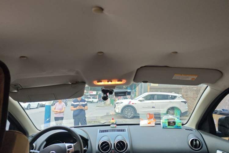 Used Nissan Qashqai 2012 2.0 XL Fire CVT 2WD Headliner