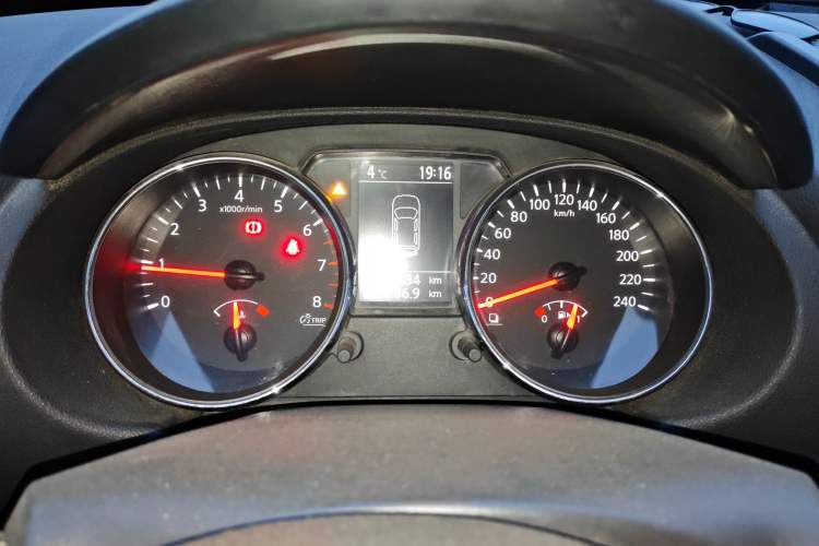 Used Nissan Qashqai 2012 2.0 XL Fire 6MT 2WD Instrument Cluster