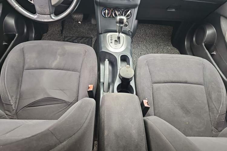 Used Nissan Qashqai 2012 2.0 XL Fire CVT 2WD Interior 1