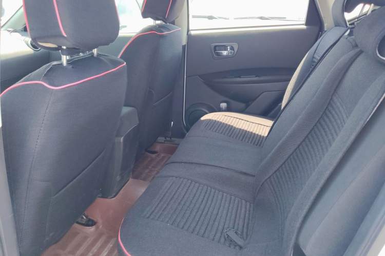 Used Nissan Qashqai 2012 2.0 XL Fire CVT 2WD Interior 2