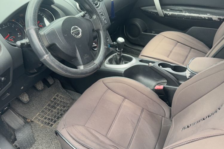 Used Nissan Qashqai 2012 2.0 XL Fire 6MT 2WD Interior 2
