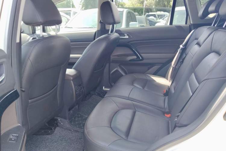Used Nissan Qashqai 2012 2.0 XL Fire CVT 2WD Interior 3