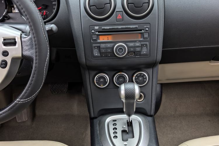 Used Nissan Qashqai 2012 2.0 XV LE CVT 2WD Interior 6