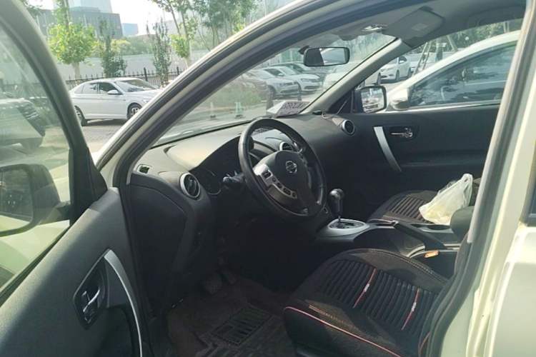 Used Nissan Qashqai 2012 2.0 XL Fire CVT 2WD Left Front Seat