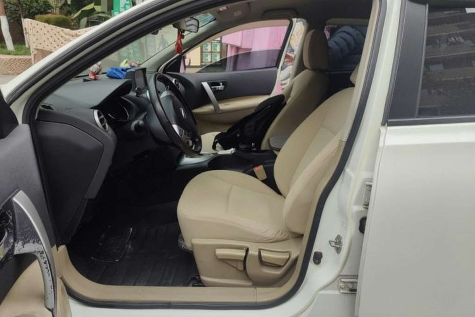 Used Nissan Qashqai 2012 2.0 XL Fire CVT 2WD Left Front Seat