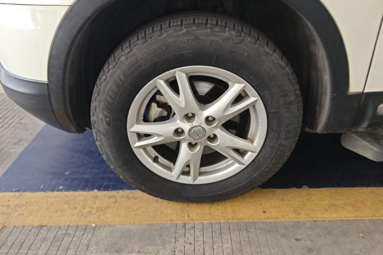 Used Nissan Qashqai 2012 2.0 XL Fire CVT 2WD Left Front Wheel Hub
