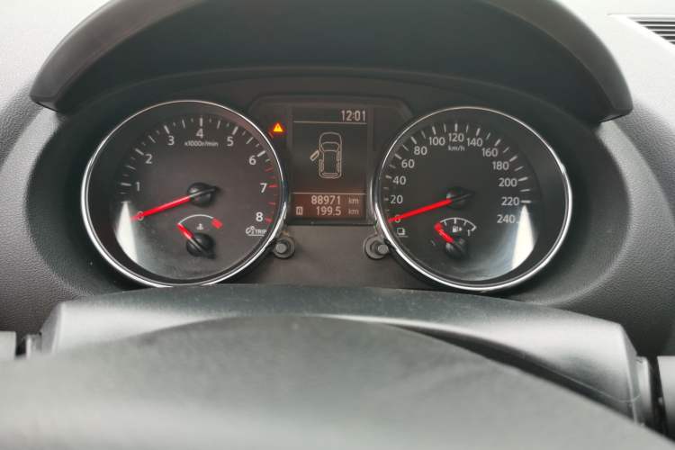Used Nissan Qashqai 2012 1.6XE Wind 5MT 2WD Odometer Close Up