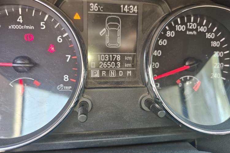 Used Nissan Qashqai 2012 2.0 XL Fire CVT 2WD Odometer Close Up