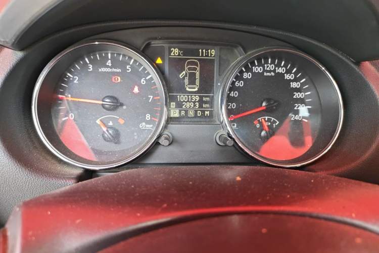 Used Nissan Qashqai 2012 2.0 XV LE CVT 2WD Odometer Close Up