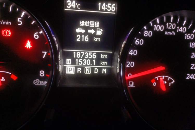 Used Nissan Qashqai 2012 2.0 XL Fire CVT 2WD Odometer Close Up