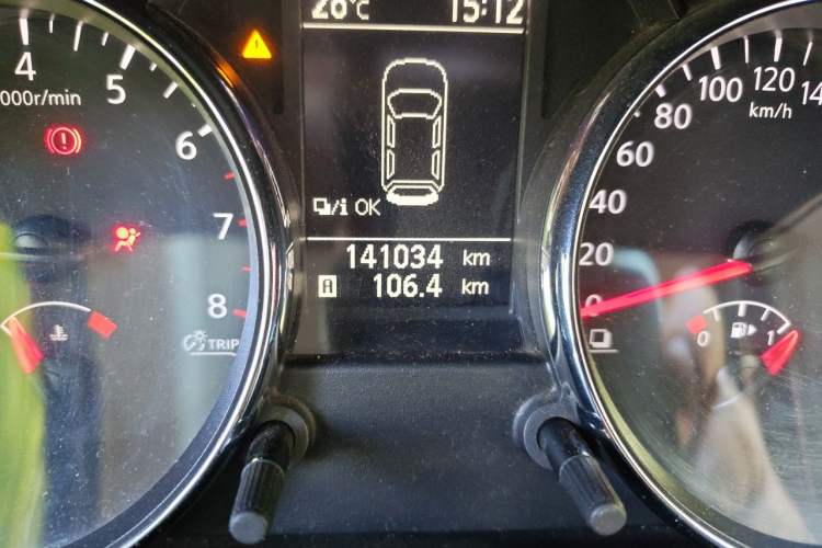 Used Nissan Qashqai 2012 1.6XE Wind 5MT 2WD Odometer Close Up