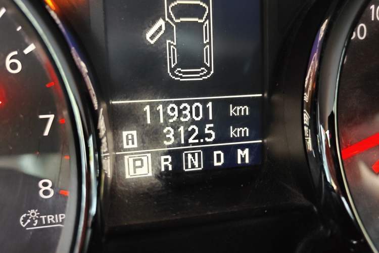 Used Nissan Qashqai 2012 2.0 XV LE CVT 2WD Odometer Close Up
