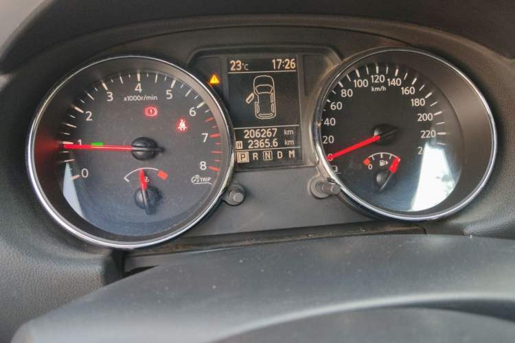 Used Nissan Qashqai 2012 2.0 XV LE CVT 2WD Odometer Close Up