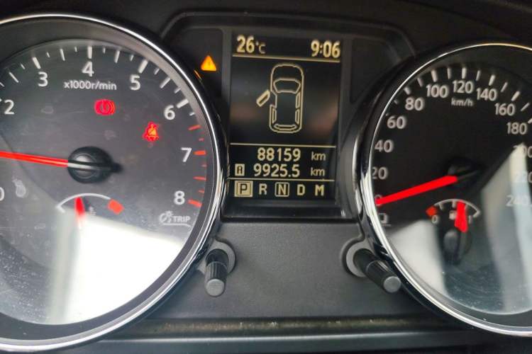 Used Nissan Qashqai 2012 2.0 XL Fire CVT 2WD Odometer Close Up