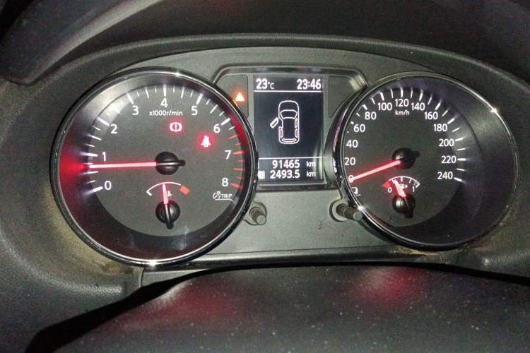 Used Nissan Qashqai 2012 1.6XE Wind 5MT 2WD Odometer Close Up