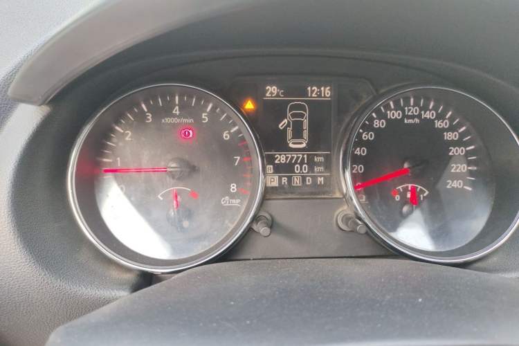Used Nissan Qashqai 2012 2.0 XV LE CVT 2WD Odometer Close Up