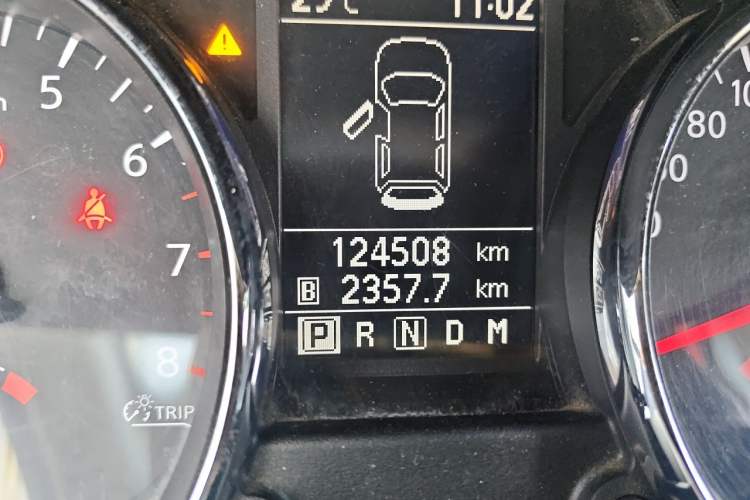 Used Nissan Qashqai 2012 2.0 XV LE CVT 2WD Odometer Close Up