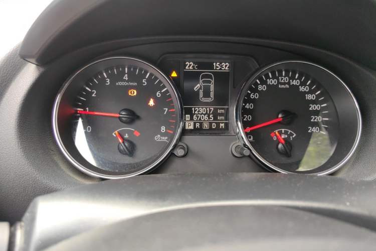 Used Nissan Qashqai 2012 2.0 XV LE CVT 2WD Odometer Close Up