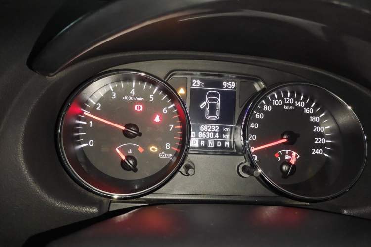 Used Nissan Qashqai 2012 2.0 XV LE CVT 2WD Odometer Close Up