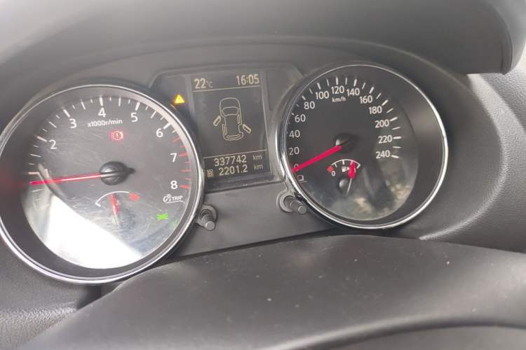 Used Nissan Qashqai 2012 2.0 XL Fire 6MT 2WD Odometer Close Up