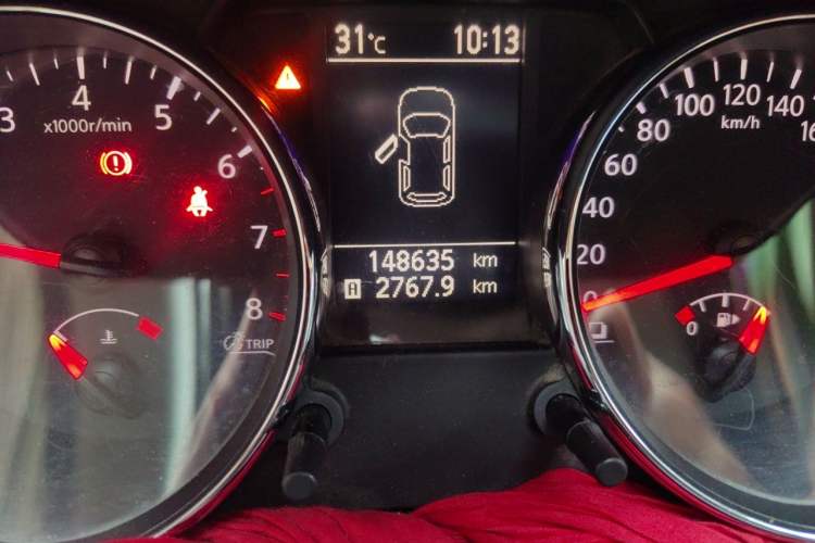 Used Nissan Qashqai 2012 1.6XE Wind 5MT 2WD Odometer Close Up