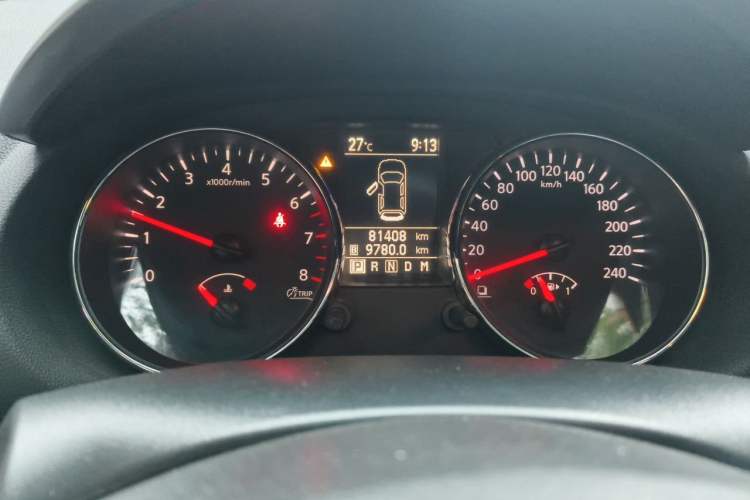 Used Nissan Qashqai 2012 2.0 XV LE CVT 2WD Odometer Close Up