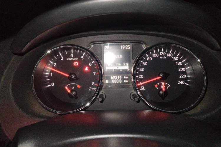 Used Nissan Qashqai 2012 2.0 XL Fire 6MT 2WD Odometer Close Up