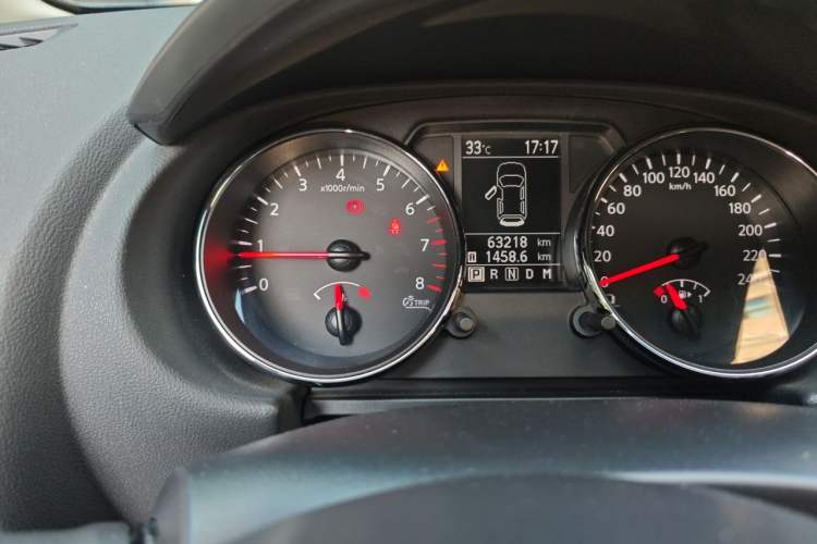 Used Nissan Qashqai 2012 2.0 XL Fire CVT 2WD Odometer Close Up