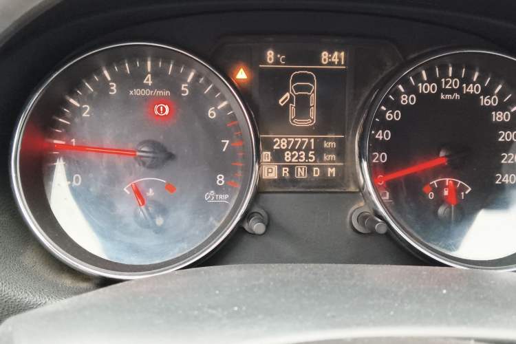 Used Nissan Qashqai 2012 2.0 XV LE CVT 2WD Odometer Close Up