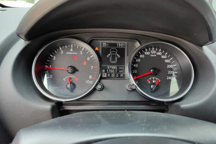 Used Nissan Qashqai 2012 2.0 XL Fire CVT 2WD Odometer Close Up