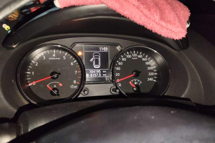 Used Nissan Qashqai 2012 2.0 XL Fire CVT 2WD Odometer Close Up