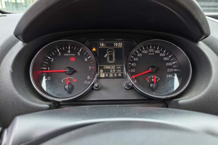 Used Nissan Qashqai 2012 2.0 XV LE CVT 2WD Odometer Close Up