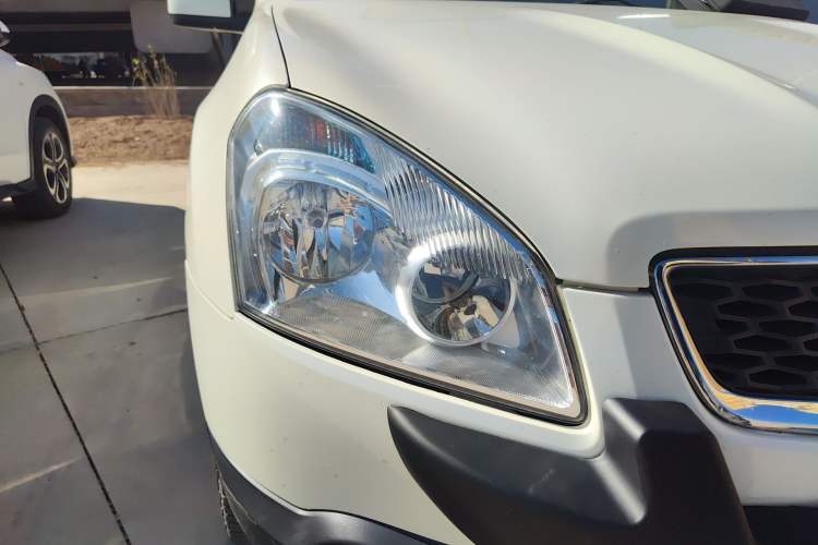 Used Nissan Qashqai 2012 2.0 XL Fire CVT 2WD Right Front Headlight