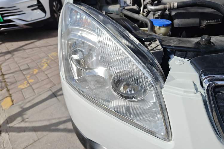 Used Nissan Qashqai 2012 2.0 XL Fire CVT 2WD Right Front Headlight
