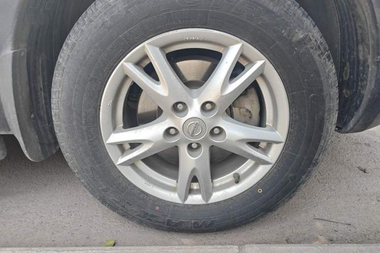 Used Nissan Qashqai 2012 2.0 XL Fire CVT 2WD Right Front Wheel Hub