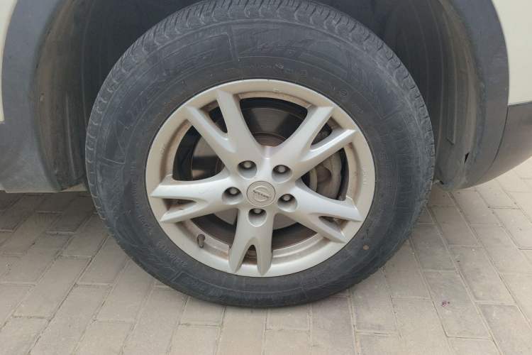 Used Nissan Qashqai 2012 2.0 XL Fire CVT 2WD Right Front Wheel Hub