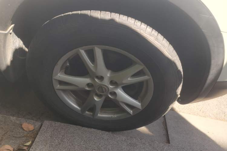 Used Nissan Qashqai 2012 1.6XE Wind 5MT 2WD Right Front Wheel Hub