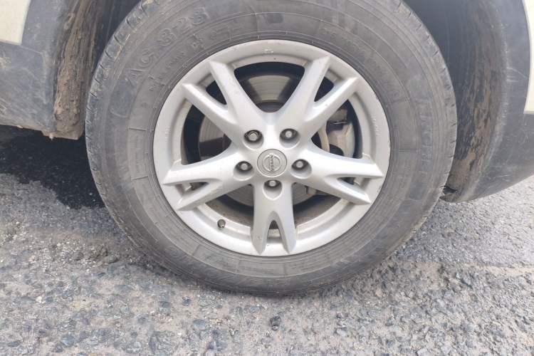 Used Nissan Qashqai 2012 2.0 XL Fire CVT 2WD Right Front Wheel Hub