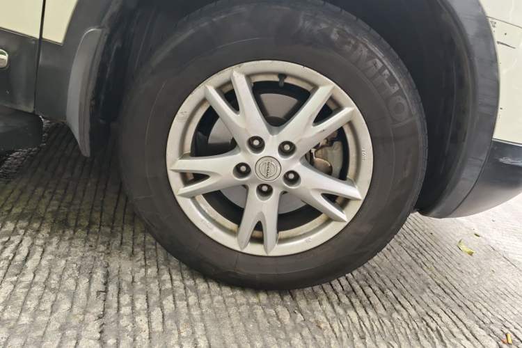 Used Nissan Qashqai 2012 2.0 XL Fire CVT 2WD Right Front Wheel Hub