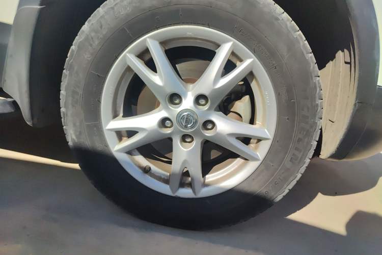 Used Nissan Qashqai 2012 2.0 XL Fire CVT 2WD Right Front Wheel Hub