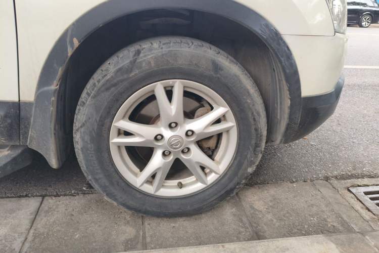 Used Nissan Qashqai 2012 2.0 XL Fire CVT 2WD Right Front Wheel Hub