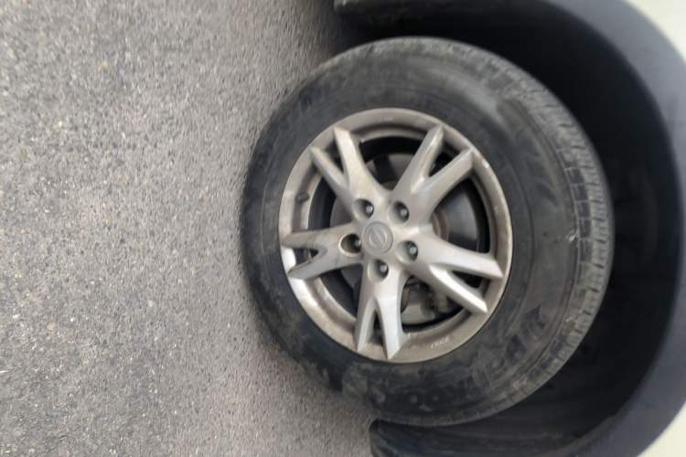 Used Nissan Qashqai 2012 2.0 XL Fire CVT 2WD Right Front Wheel Hub