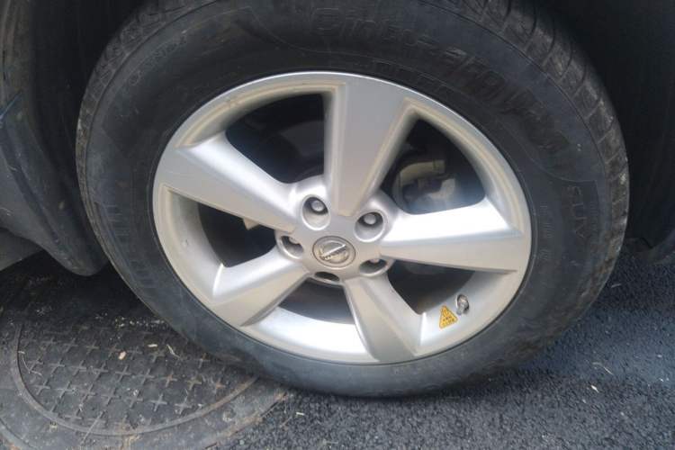 Used Nissan Qashqai 2012 2.0 XV LE CVT 2WD Right Front Wheel Hub