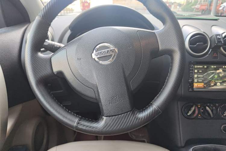 Used Nissan Qashqai 2012 2.0 XL Fire 6MT 2WD Steering Wheel