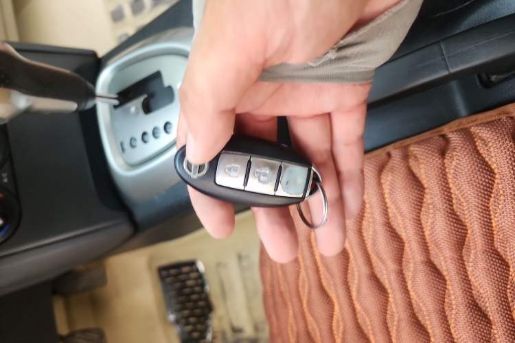 Used Nissan Qashqai 2012 2.0 XL Fire CVT 2WD Vehicle Key